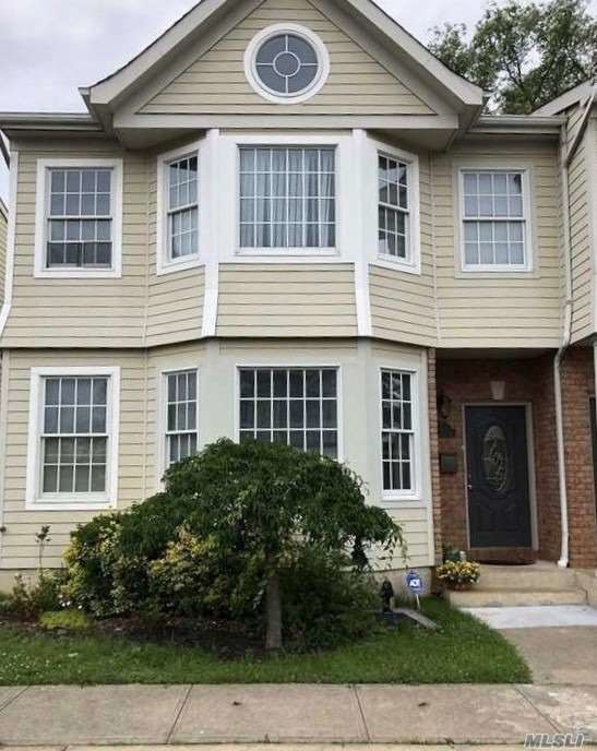 Foto principal - 7811 Shore Rd