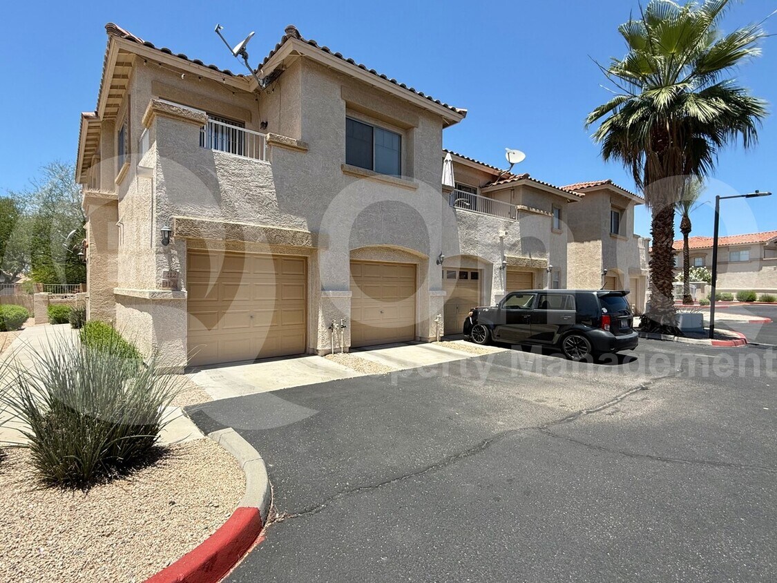Foto principal - 525 N Miller Rd