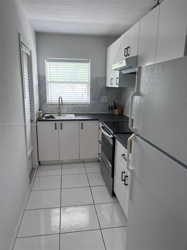 Foto del edificio - 1425 Arthur St