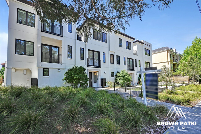 Building Photo - 1502 Cypress Ave