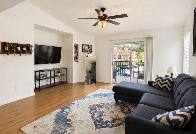 Foto del edificio - 9481 Highland Oak Dr