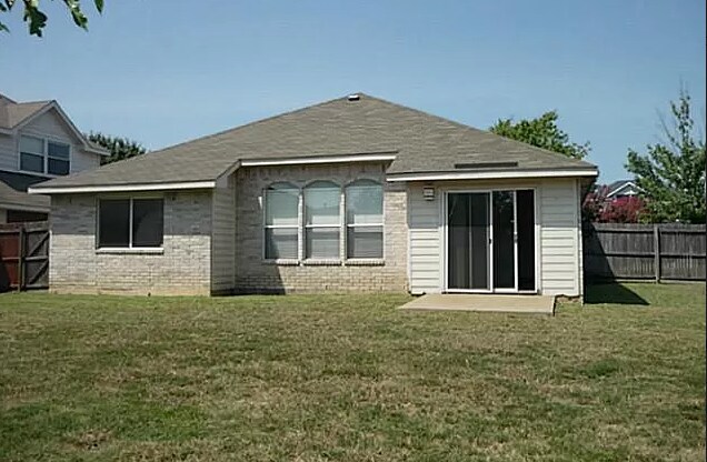 Foto del edificio - 664 Crystal Brook Dr