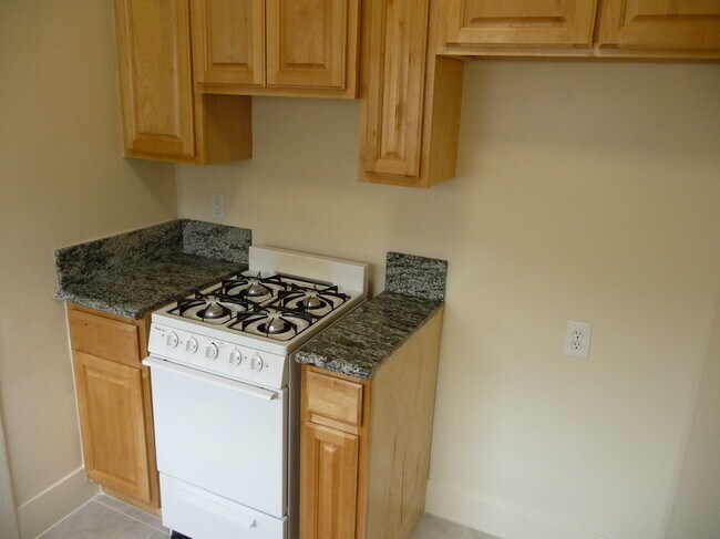 Cocina 2 - 213 W Dexter St