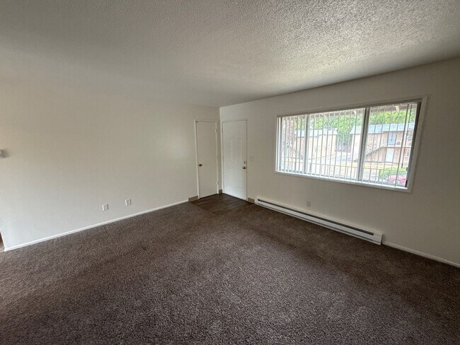 Foto del edificio - 3930 Iberis St NE