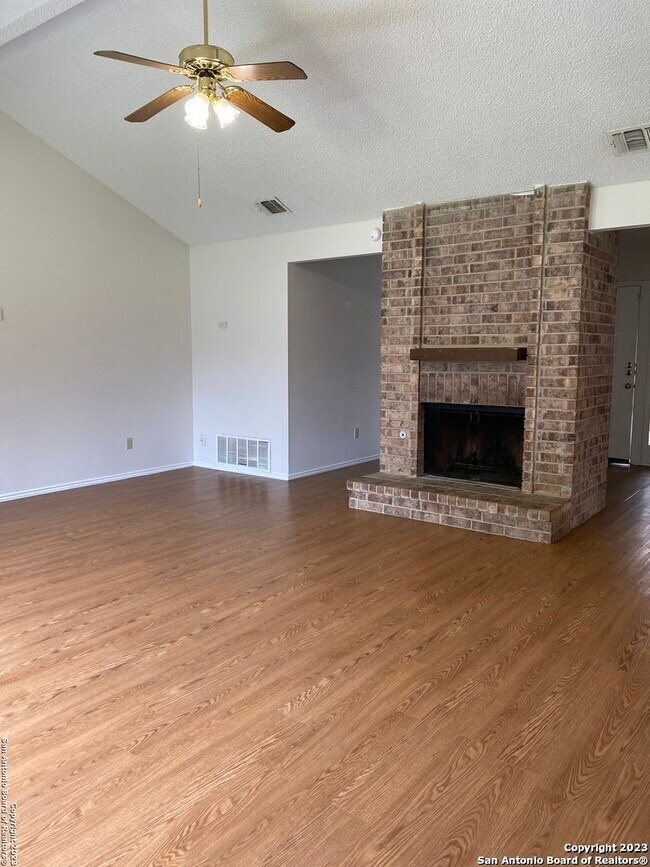 Foto del edificio - 7259 Flaming Forest St