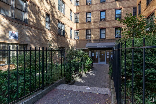 Building Photo - Morris Gardens