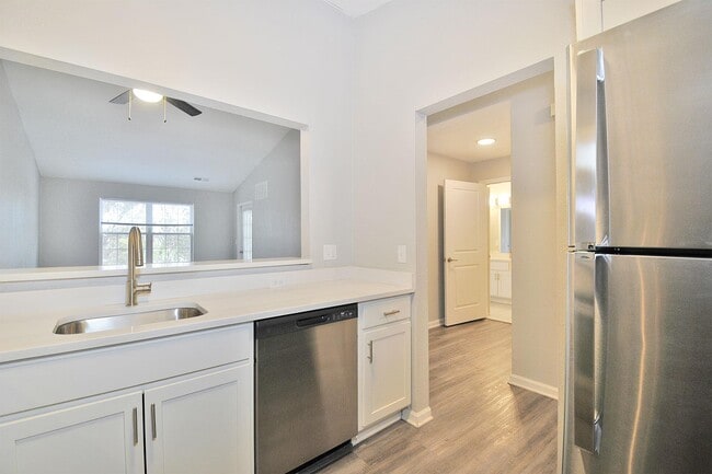 Building Photo - The Glens at Rolling Ridge
