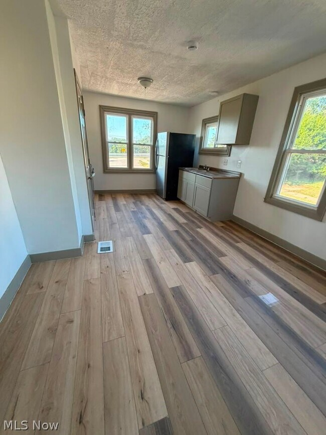 Foto del edificio - 6010 Bower Ave