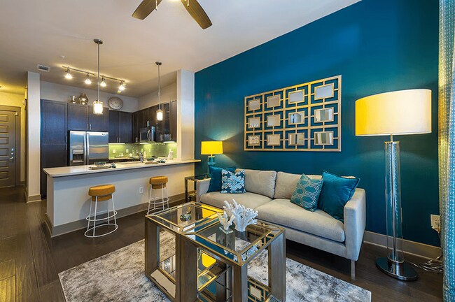 Foto del edificio - Live in Style – Up to 6 Weeks FREE in Downtown!