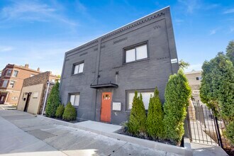 Building Photo - 2405 S Leavitt St