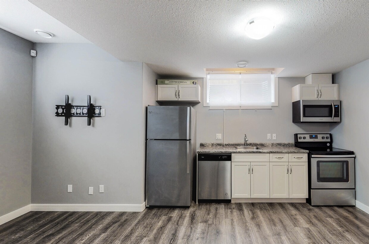 Primary Photo - 2113 Auxier Ct SW