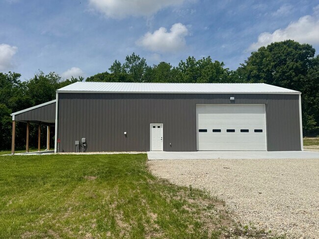 Building Photo - Italian Estates Property Management