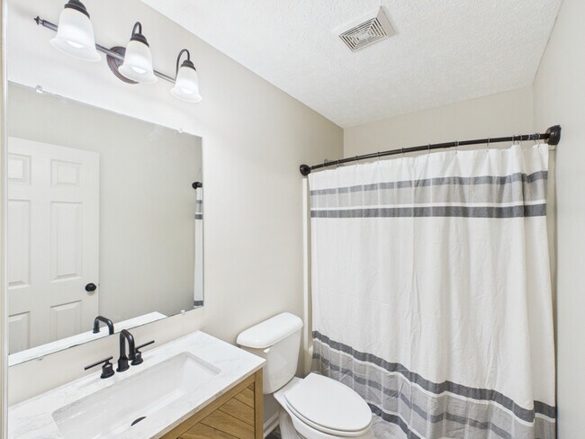 Foto del edificio - 201 Greenleaf Dr