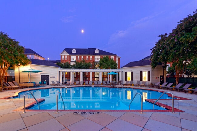 Building Photo - Avalon at Arlington Square