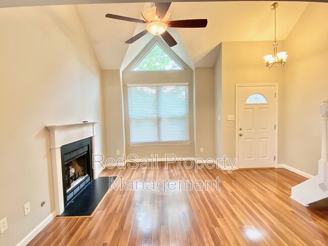 Building Photo - 469 Crosland Ct