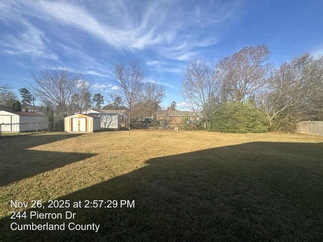 Foto del edificio - 244 Pierron Dr