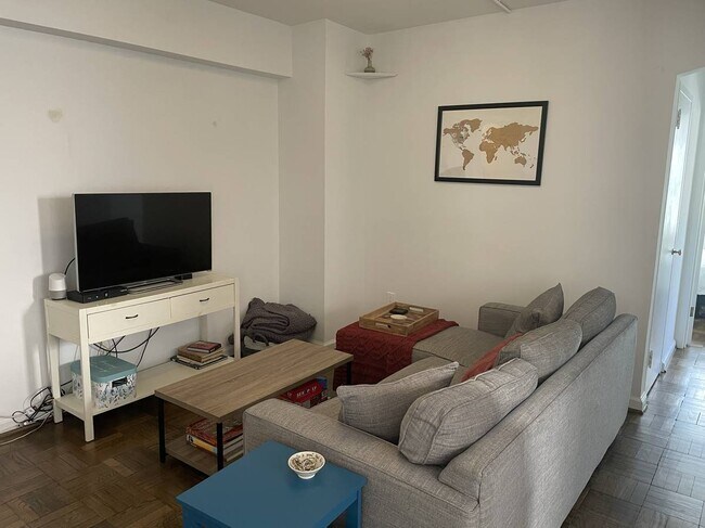 Foto del edificio - 1 Scott Circle Northwest