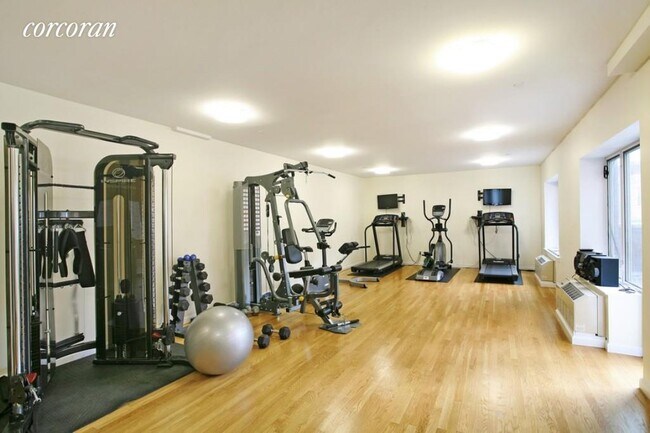 Foto del edificio - 3094 Crescent St