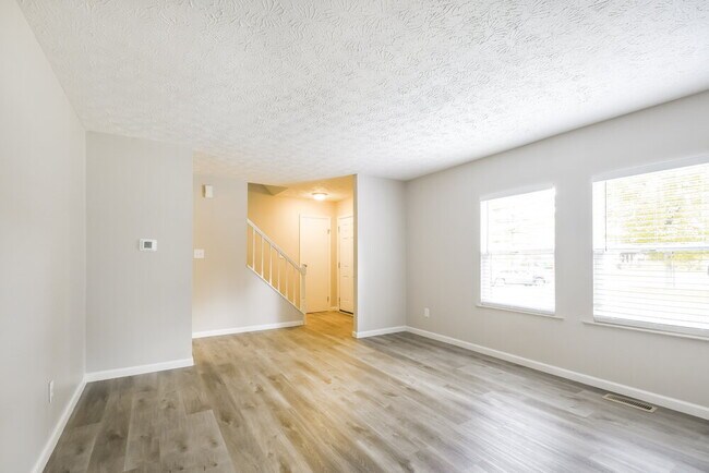 Foto del edificio - 4320 Oil Creek Dr