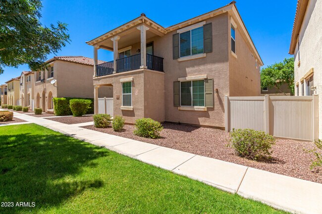 Building Photo - 3949 E Edna Dr
