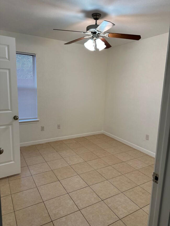 Building Photo - 4100 Elms Run Cir