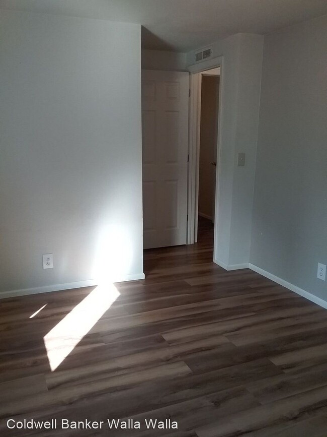 Building Photo - 3 br, 2 bath House - 528 Washington St.