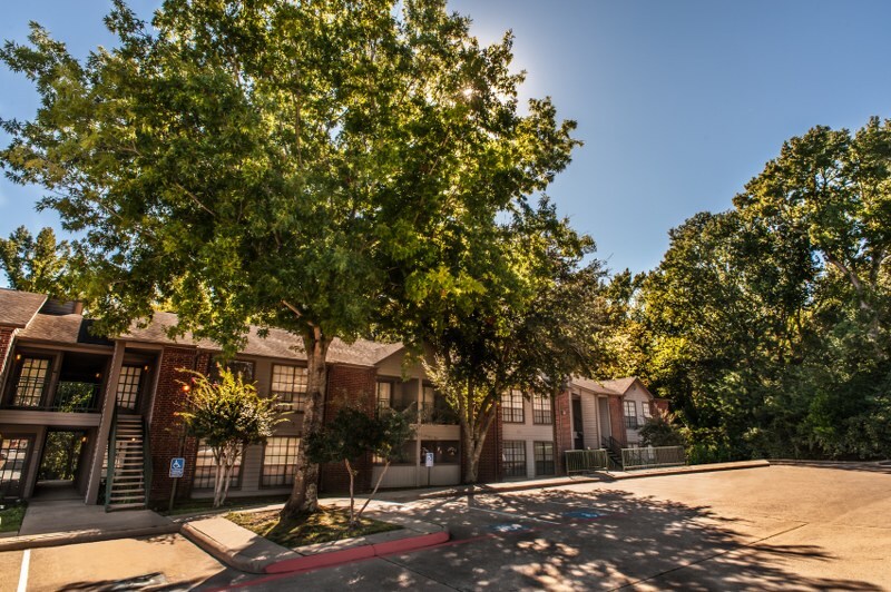 Inwood Place Apartments in Palestine, TX