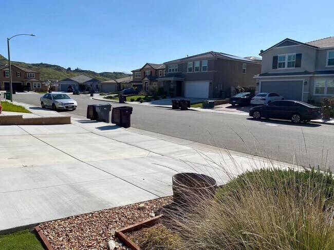 En una tranquila calle sin salida con mucho espacio para aparcar en la entrada o en la calle. - 7893 Boot Straps Ct