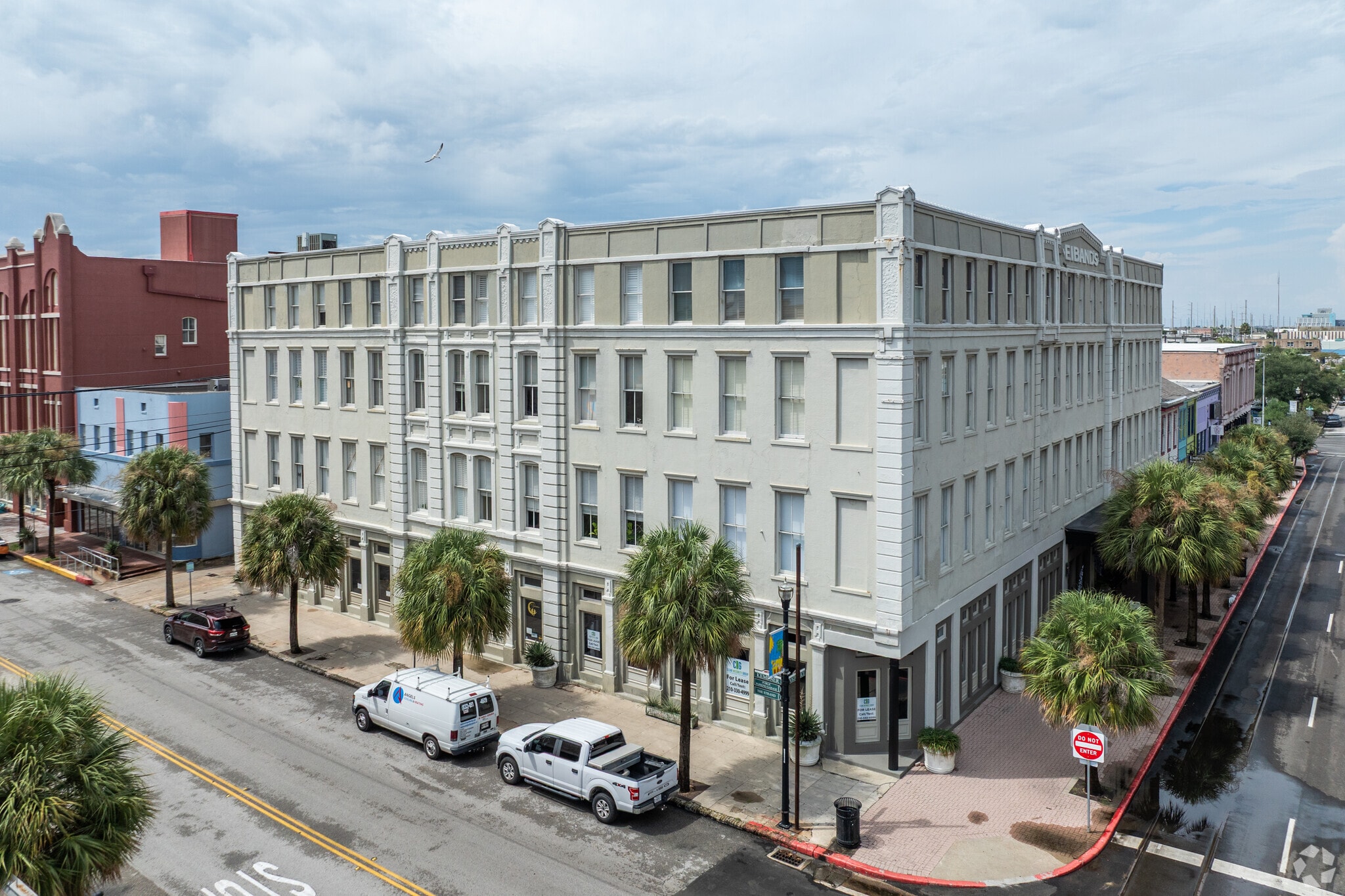 Eibands Condominiums