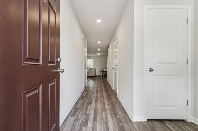Building Photo - 45356 Red Brick Dr