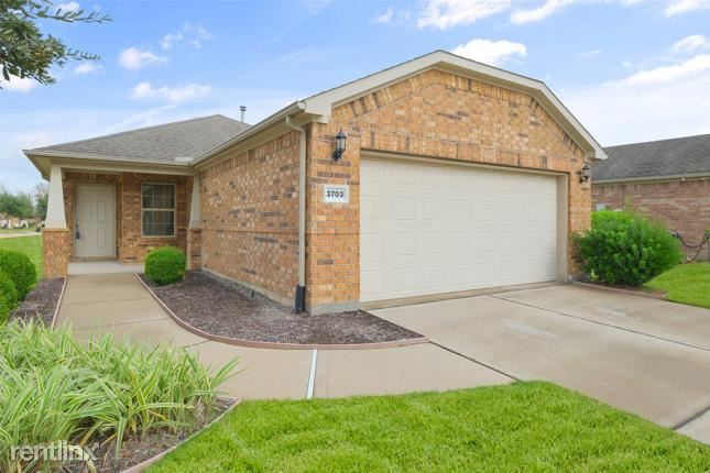 Primary Photo - 3 br, 2 bath House - 3703 Saddlebag Way