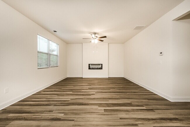 Building Photo - 230 Hamilton Pointe Dr