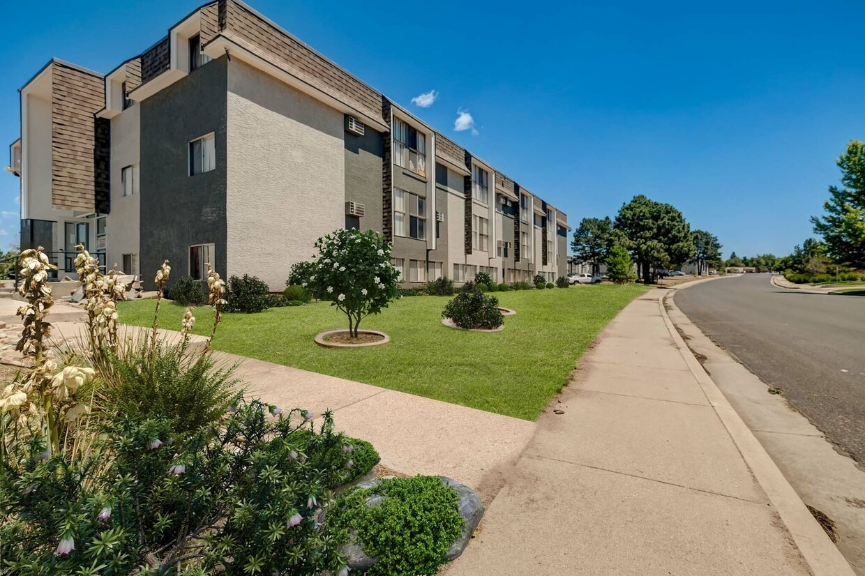 Residence At Austin Bluffs Apartments In Colorado Springs CO   Residence At Austin Bluffs Colorado Springs Co Primary Photo 