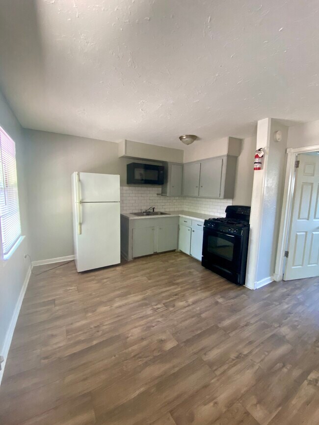 Building Photo - 311 Campbell Ave