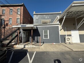 Building Photo - 171 Main St