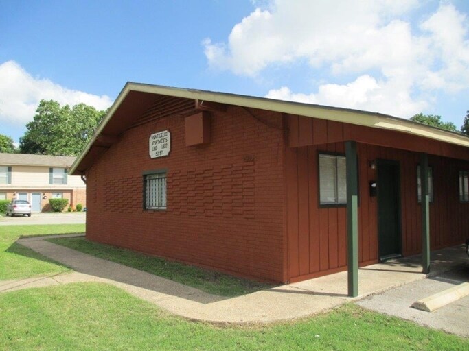 Building Photo - Monticello Apartments