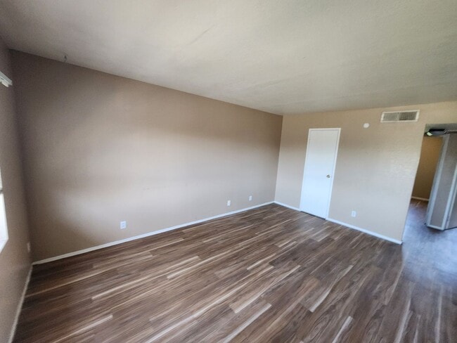 Foto del edificio - 4796 Nova Ln