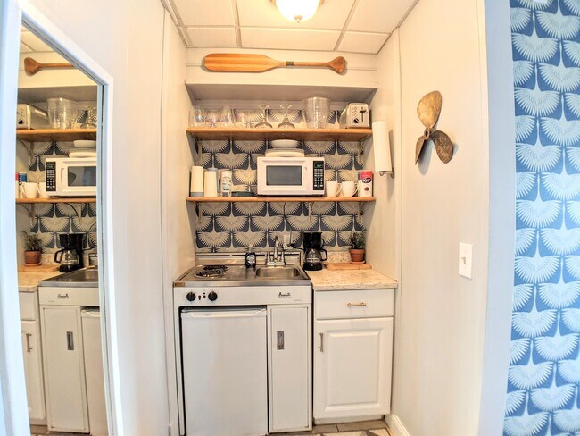 Foto del edificio - 885 Laconia Rd