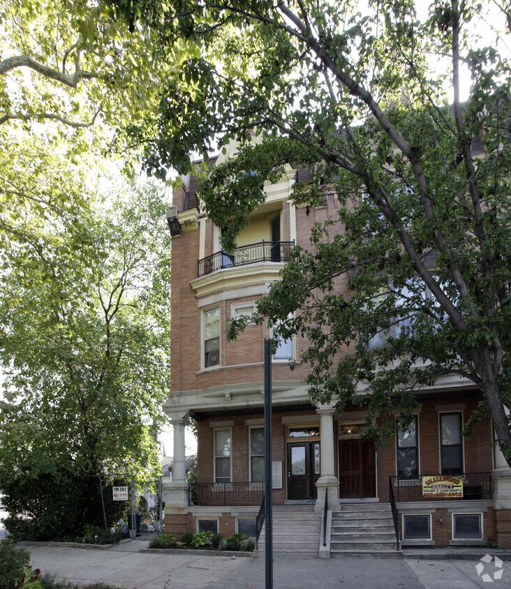 Building Photo - 1637 N 33rd St