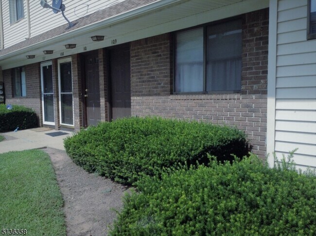 Building Photo - 109 Arsdale Terrace