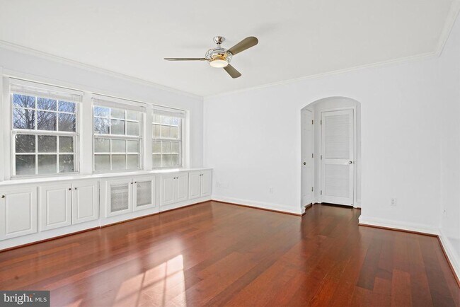 Foto del edificio - 1810 W Abingdon Dr
