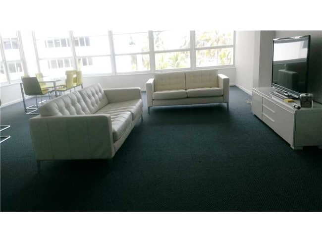 Building Photo - 4925 Collins Ave