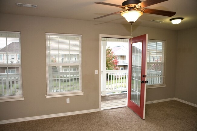 Building Photo - **MOVE-IN THIS MONTH RECEIVE HALF A MONTH OF FREE RENT* Available Now! 4-Bedroom, 3.5-Bathroom Ho...