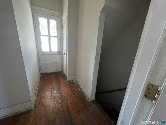 Foto del edificio - 31-33-33 Hillhouse Ave