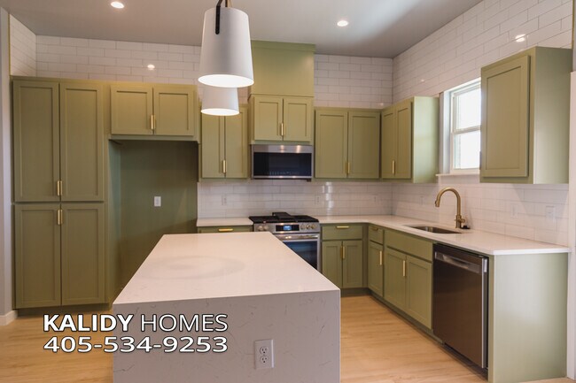Foto del edificio - 905 S Howard Ave