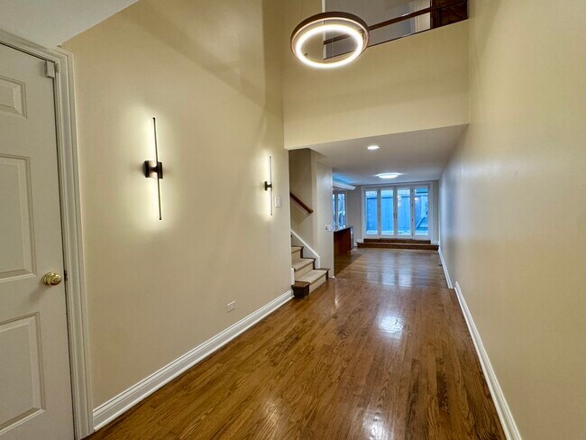 Foto del edificio - 1628 N Mohawk St