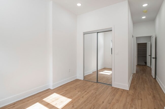 Photo - 3312 W Cumberland St Apartment