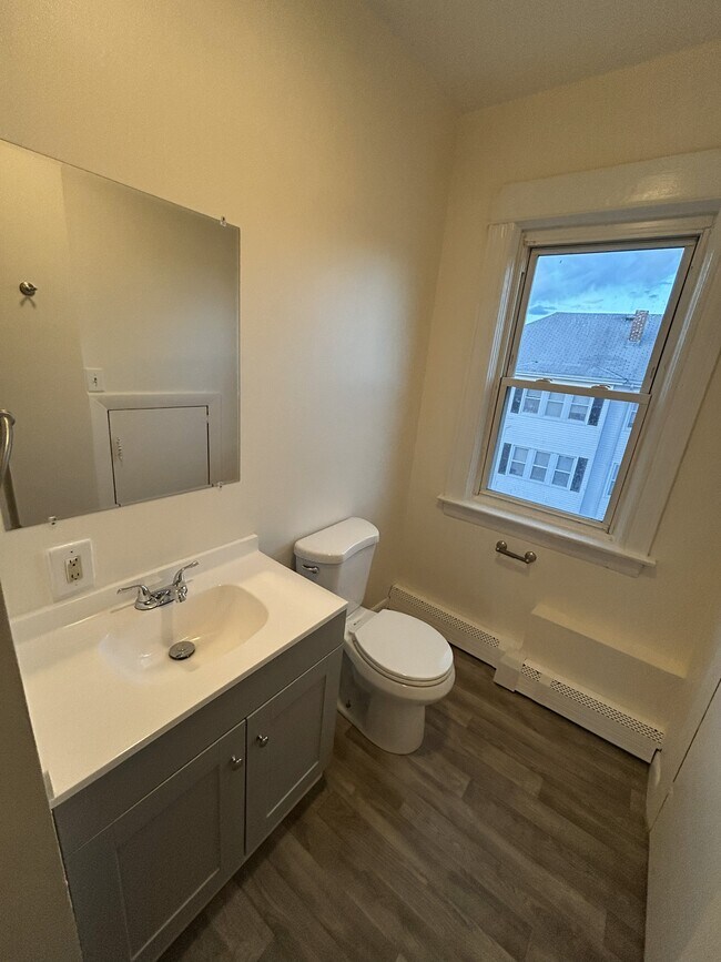 Foto del edificio - 335 Academy Ave