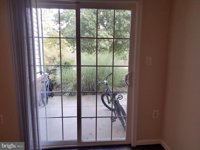 Foto del edificio - 125 Westwick Ct