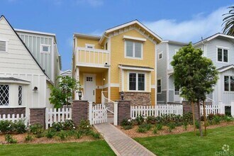 Building Photo - 7720 Ivanhoe Ave